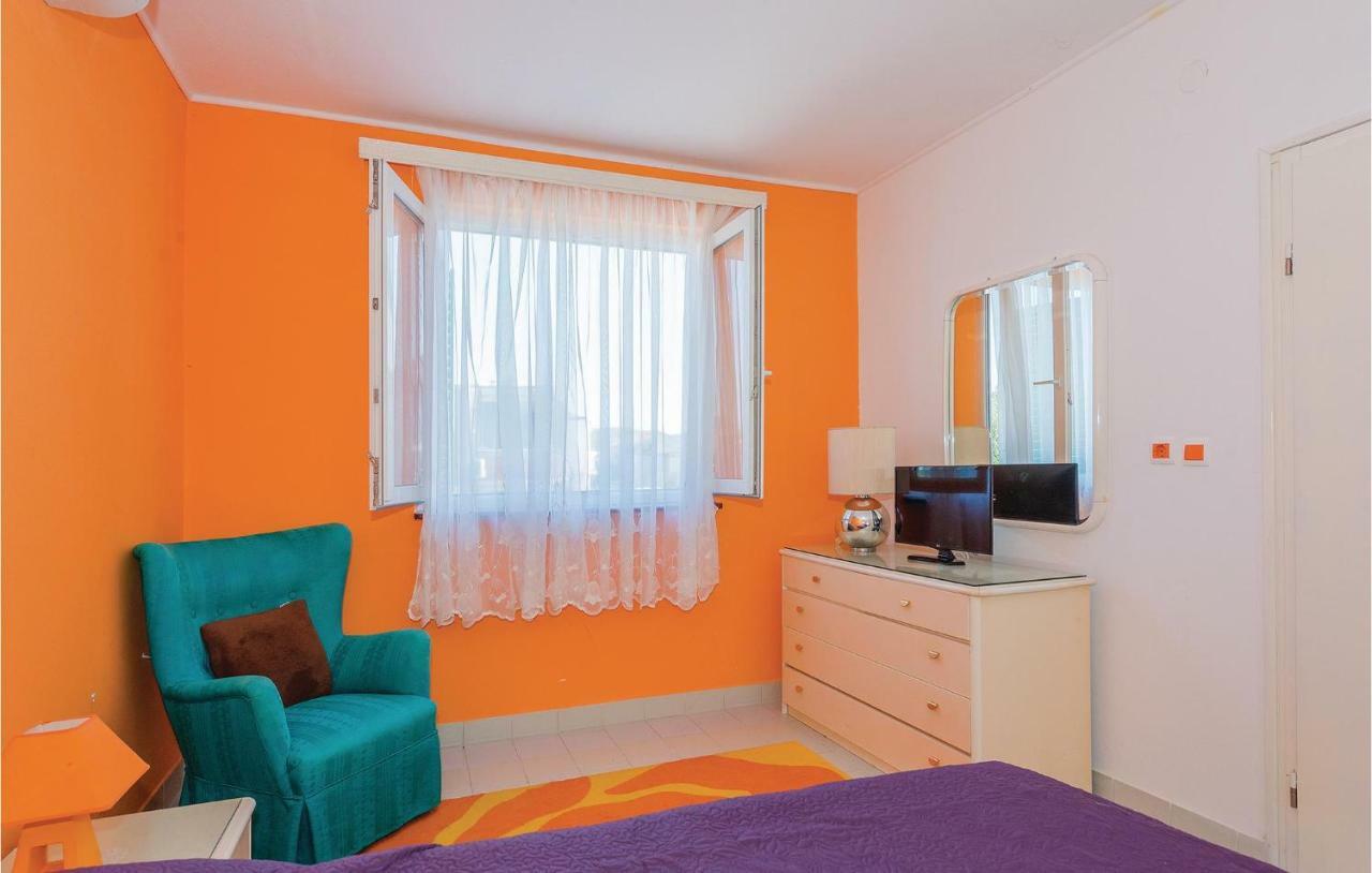 Lovely Apartment In Rogoznica With Wifi Exterior foto